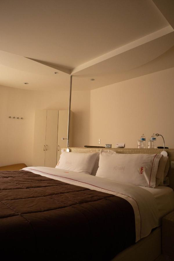 Love Hotel Kron Mexico City Exterior photo