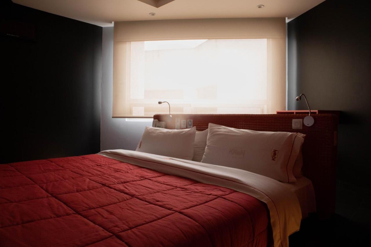 Love Hotel Kron Mexico City Exterior photo