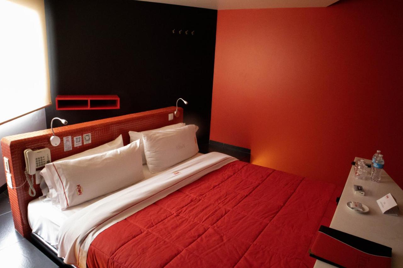Love Hotel Kron Mexico City Exterior photo